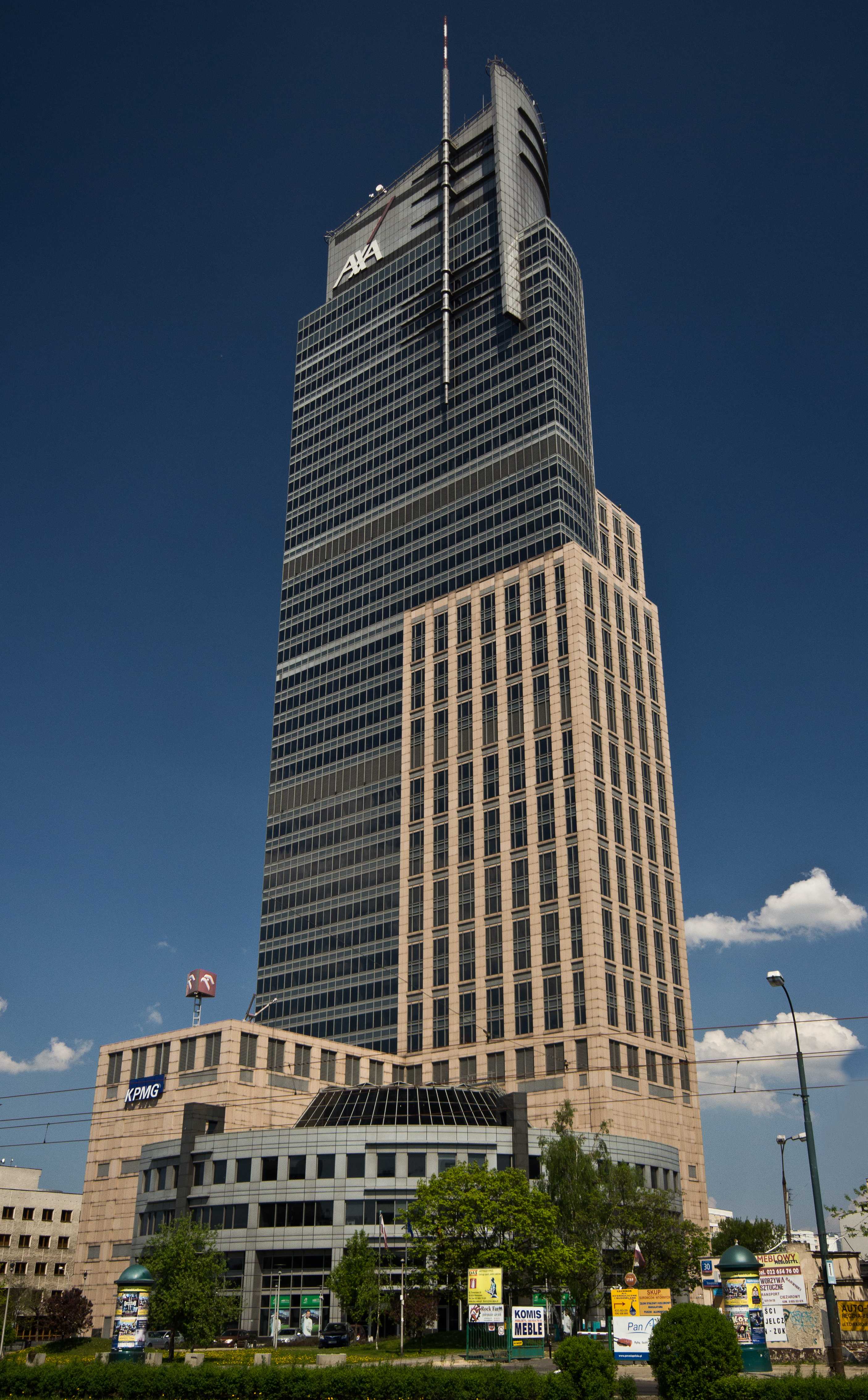 WARSAW TRADE TOWER (DAEWOO TOWER)