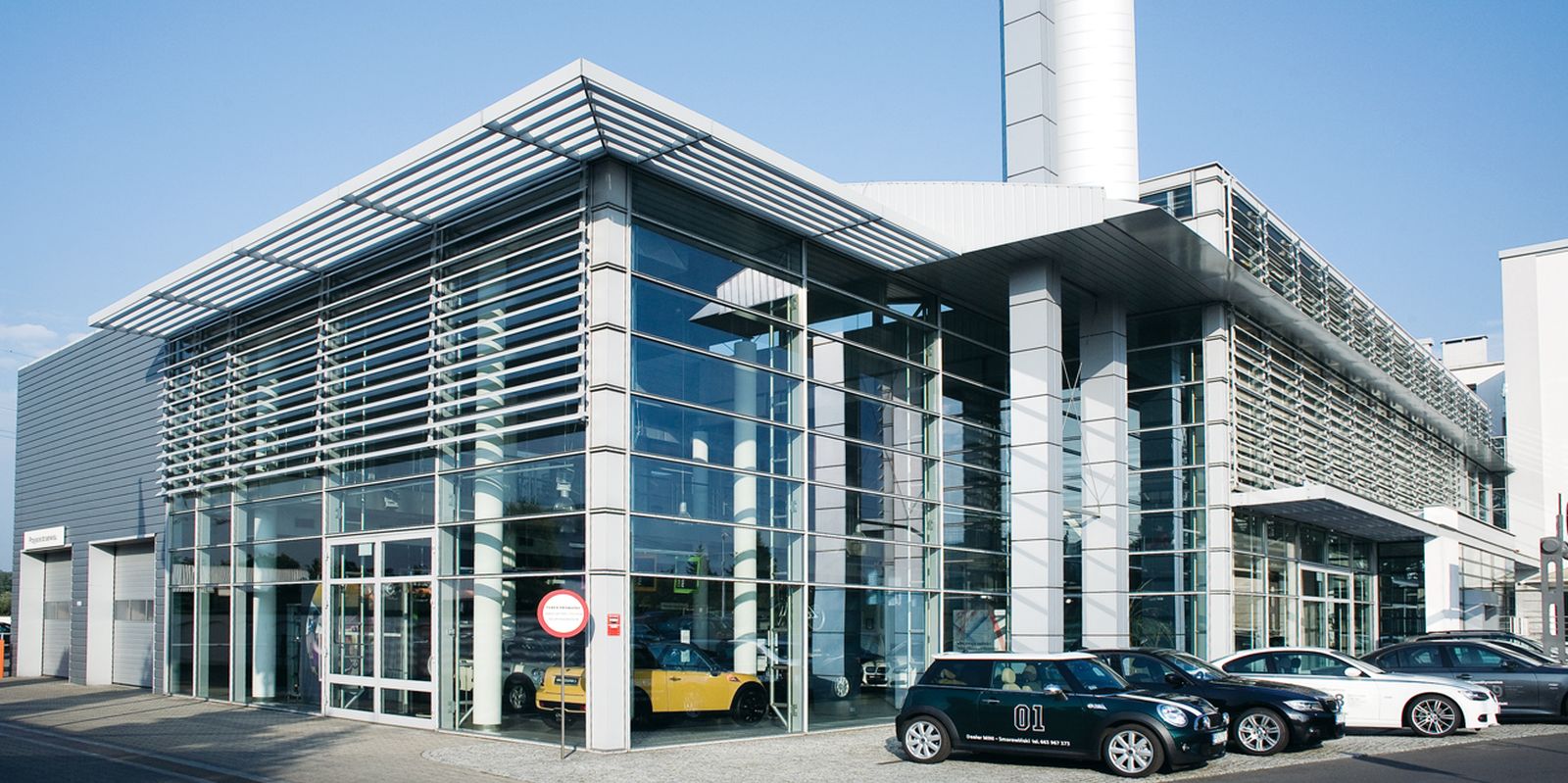 BMW SALON SAMOCHODOWY I SERWIS