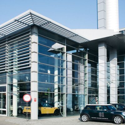 BMW SALON SAMOCHODOWY I SERWIS — Warszawa, Polska