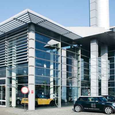 BMW SALON SAMOCHODOWY I SERWIS — Warszawa, Polska